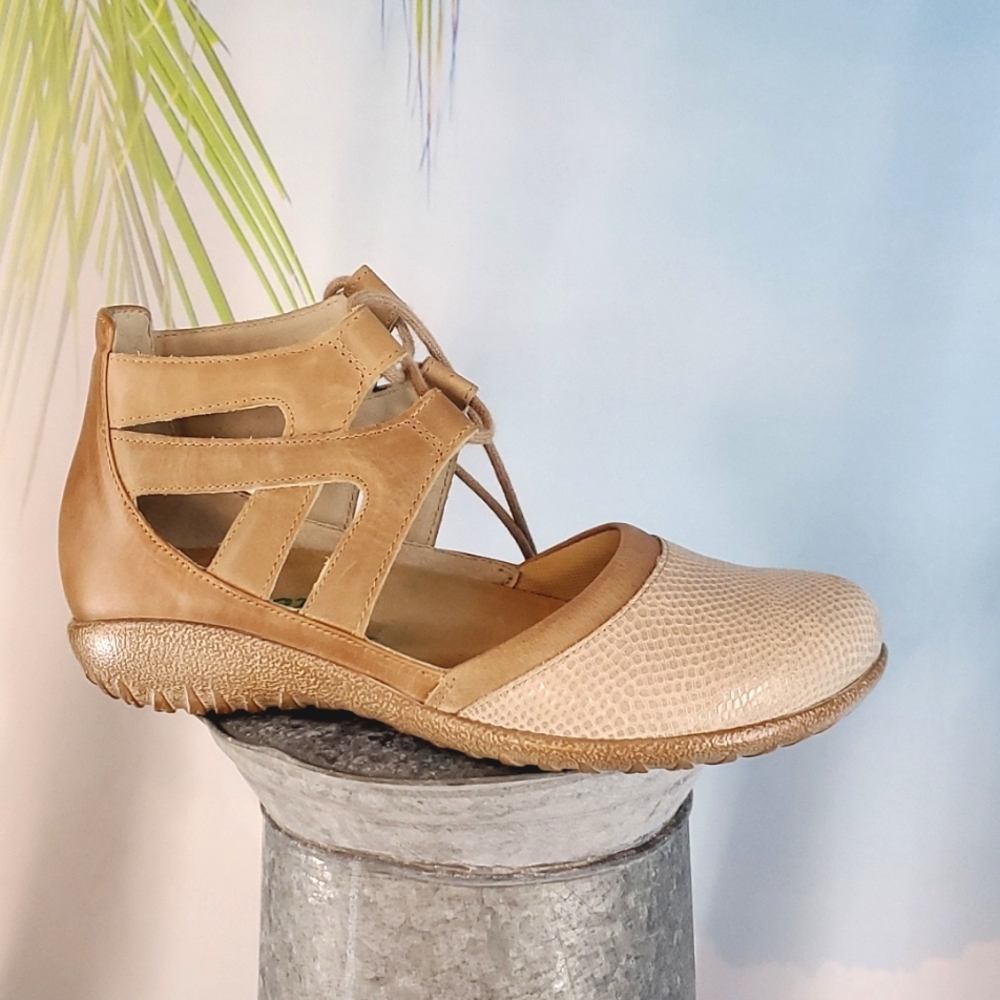 Naot Kata 37 shoe 6.5 comfort summer flats beige